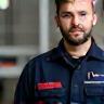 Techniciens certifiés au travail